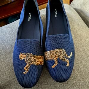 Worn Once Vivaia Audrey Cheetah 🐆 Navy Loafer Flats